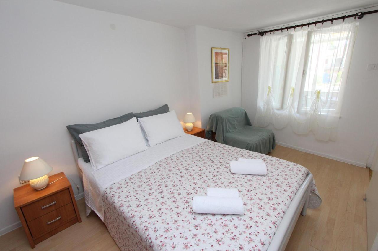 Apartments Knezovic Rovinj Exterior foto